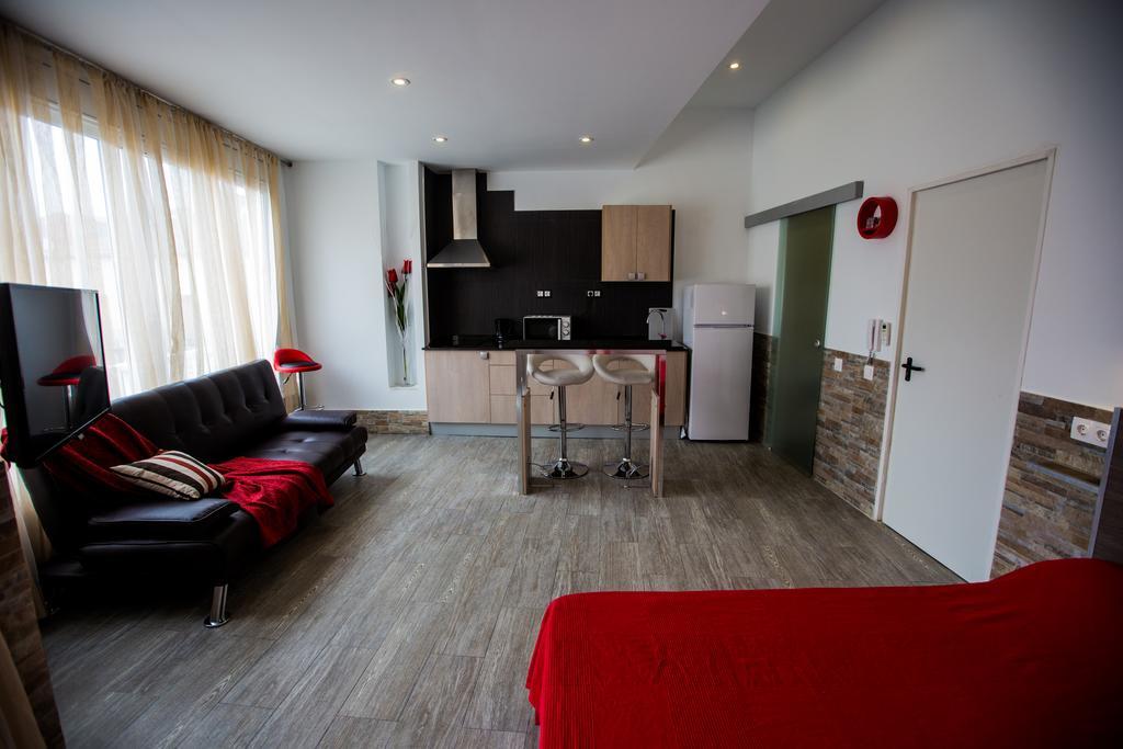 Apartamentos Bcntourism Pineda de Mar Ngoại thất bức ảnh