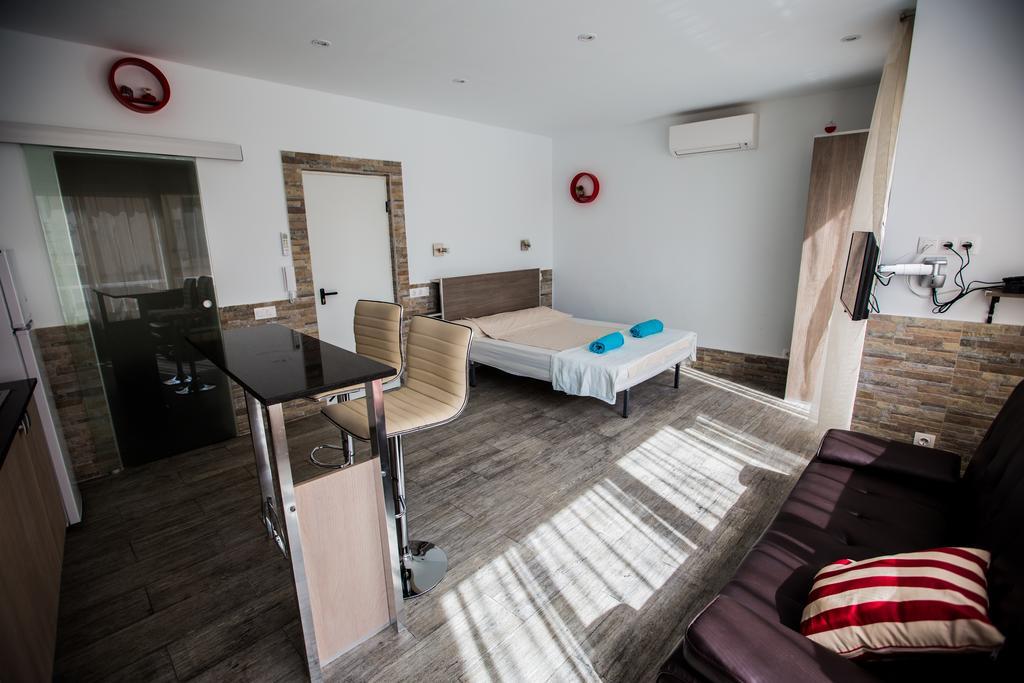 Apartamentos Bcntourism Pineda de Mar Ngoại thất bức ảnh